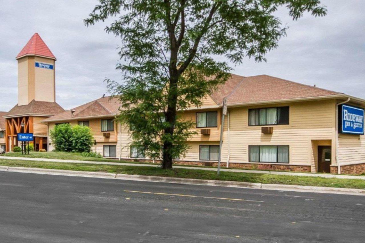 Rodeway Inn & Suites Madison East Exteriör bild