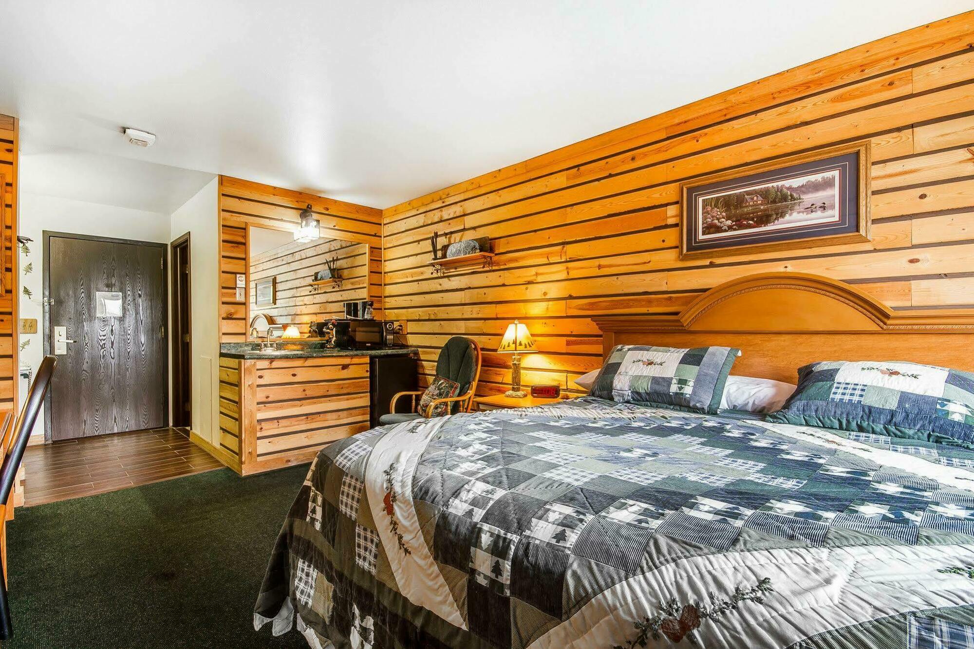 Rodeway Inn & Suites Madison East Exteriör bild